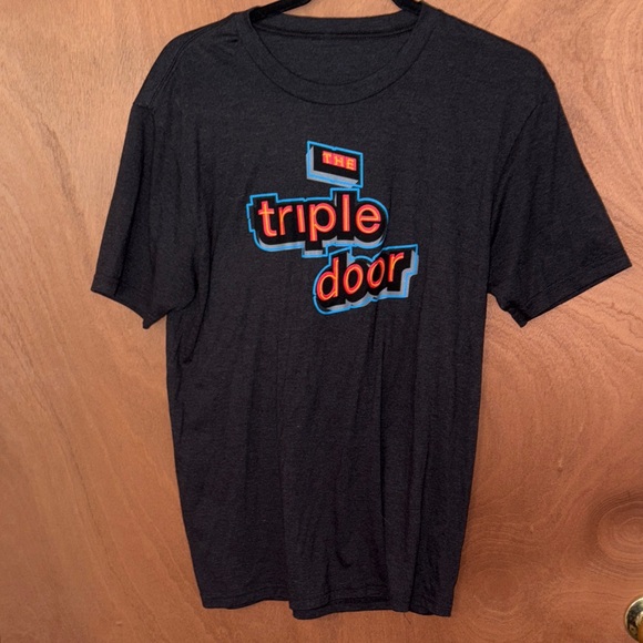 Black T-Shirt - Picture 1 of 2
